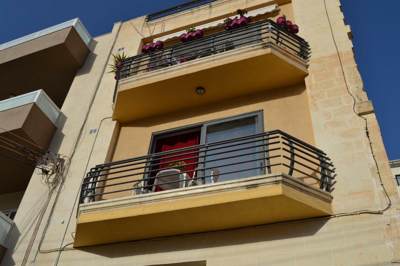 Town Centre Bright & Spacious 3 Bedroom * Mellieħa