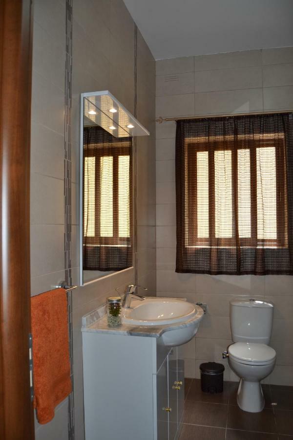 Town Centre Bright & Spacious 3 Bedroom Apartment Mellieħa