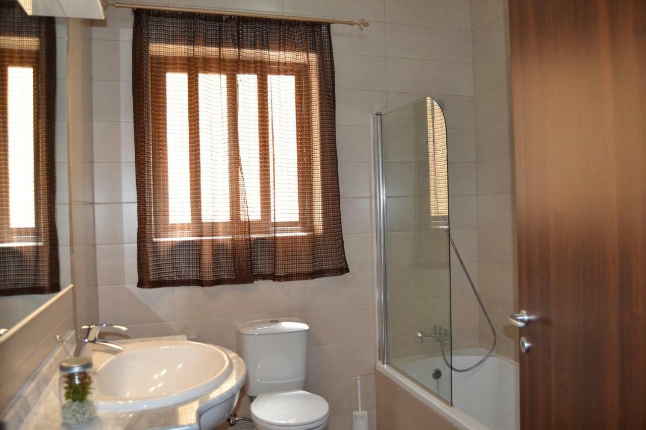 Town Centre Bright & Spacious 3 Bedroom
