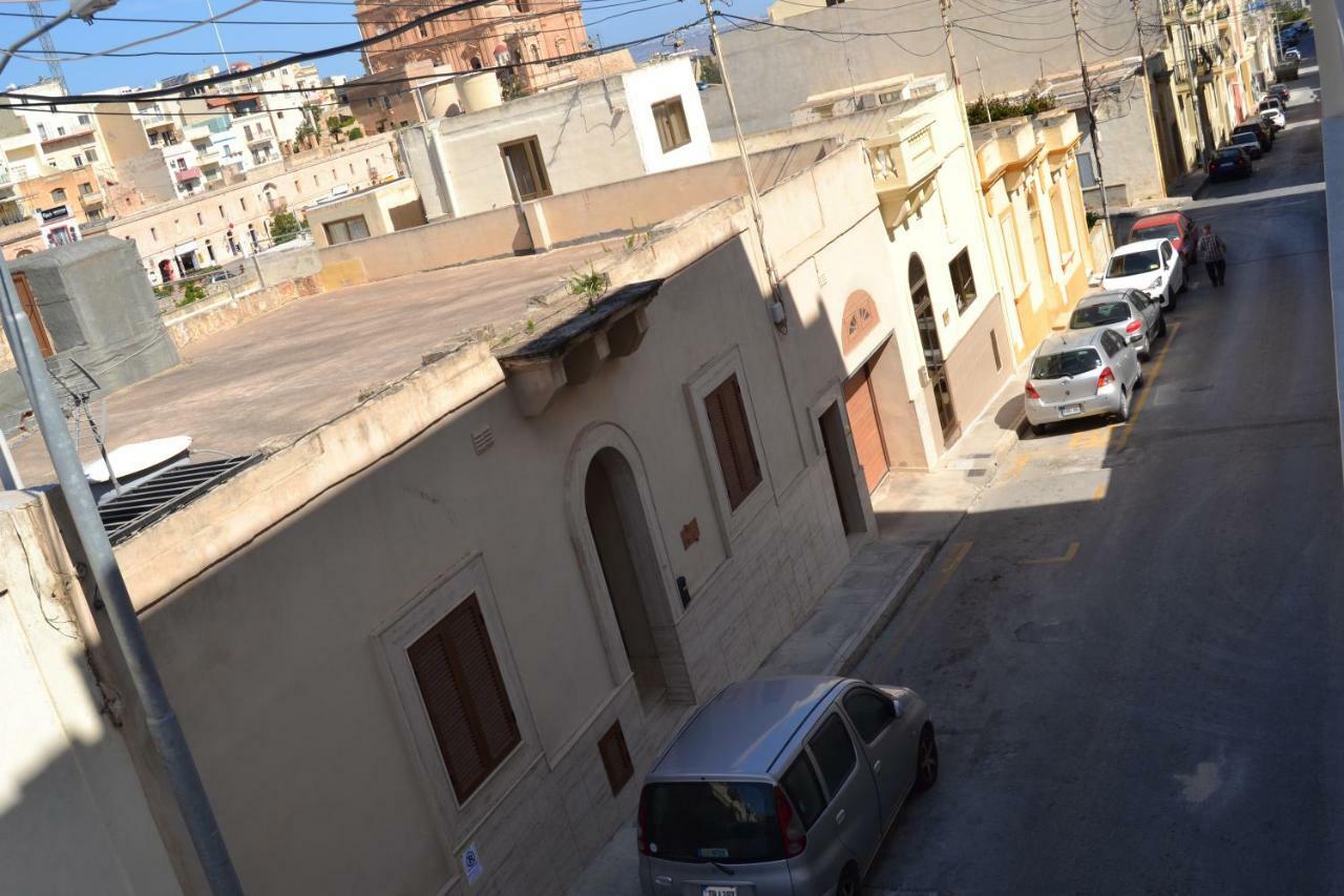 Town Centre Bright & Spacious 3 Bedroom Apartment Mellieħa