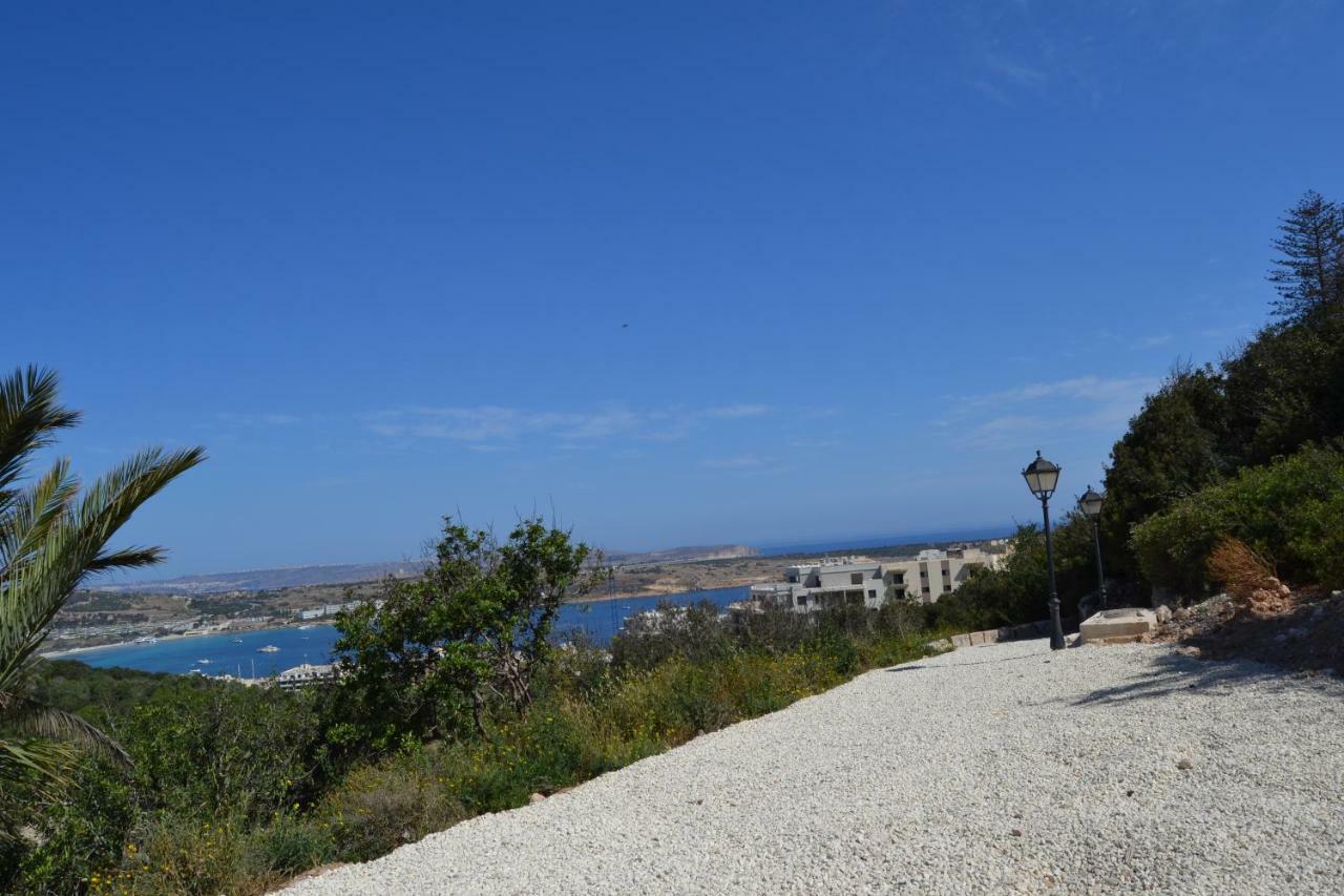 Town Centre Bright & Spacious 3 Bedroom Apartment Mellieħa